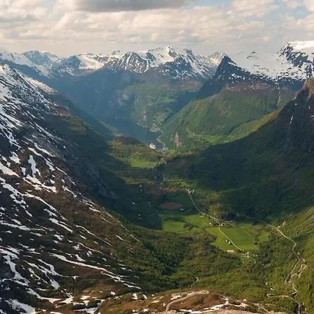 호텔 Utsikten - By Classic Norway 3*