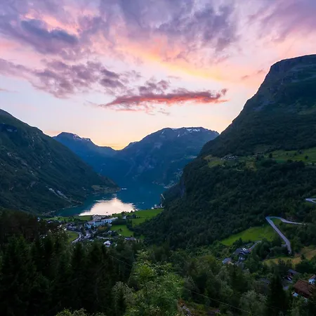 호텔 Utsikten - By Classic Norway 예이랑에르