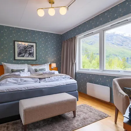 מלון Utsikten - By Classic Norway 3*