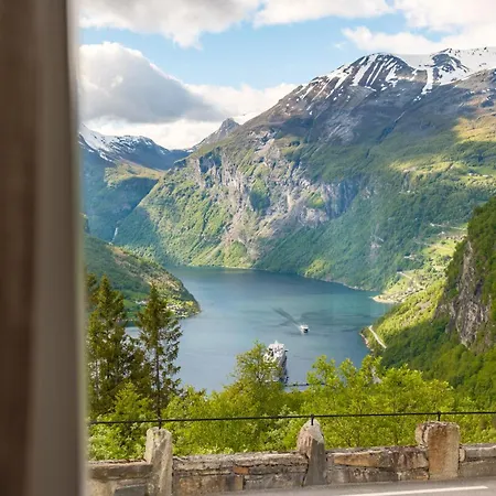 Hotel Utsikten - By Classic Norway