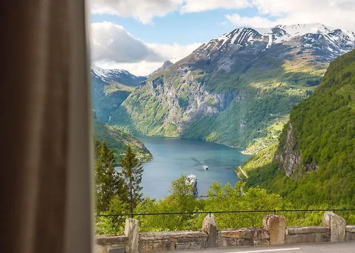 Hotel Utsikten - By Classic Norway
